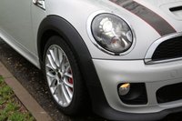 USED 2013 13 MINI CONVERTIBLE 1.6 JOHN COOPER WORKS 2d 208 BHP WHITE SILVER, H/K, LTHR, NAV