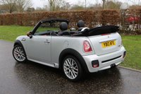 USED 2013 13 MINI CONVERTIBLE 1.6 JOHN COOPER WORKS 2d 208 BHP WHITE SILVER, H/K, LTHR, NAV