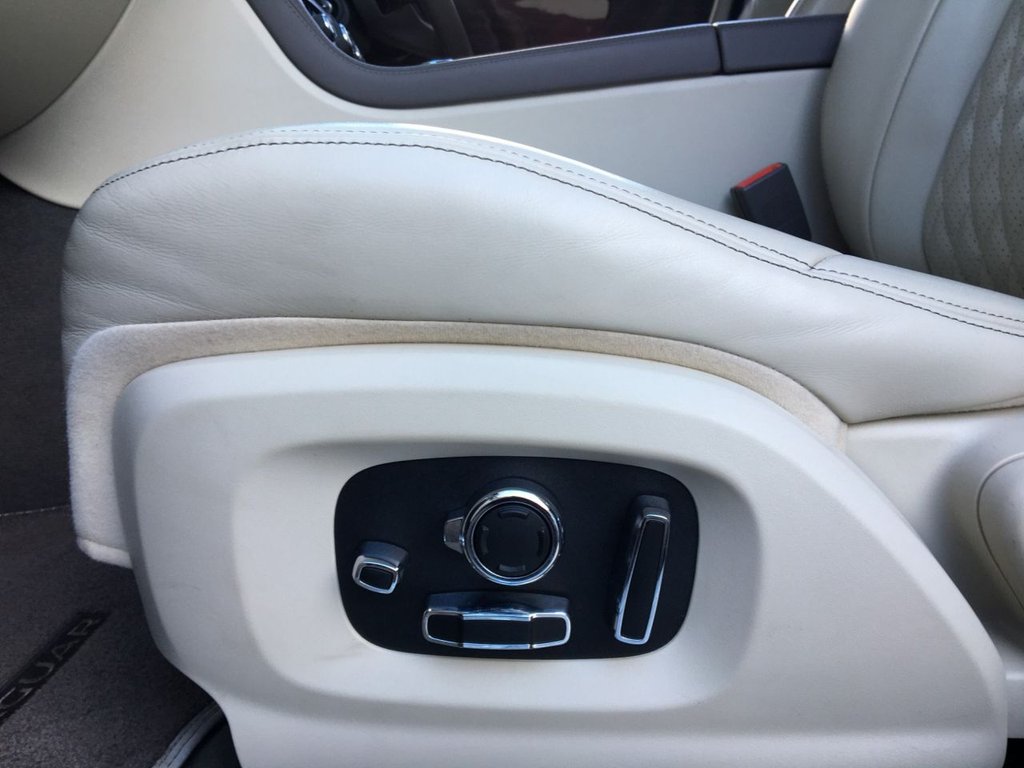 USED 2016 16 JAGUAR XJ 3.0 D V6 PORTFOLIO 4d 296 BHP 