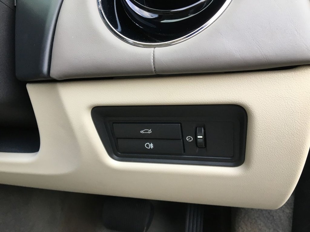 USED 2016 16 JAGUAR XJ 3.0 D V6 PORTFOLIO 4d 296 BHP 
