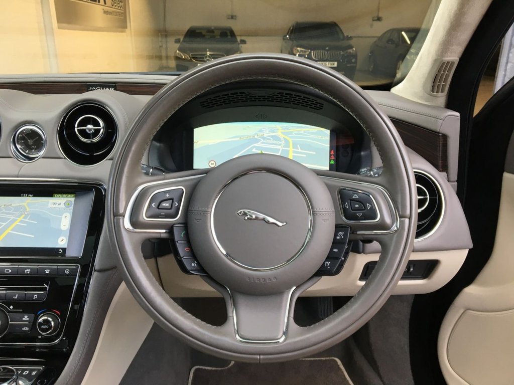 USED 2016 16 JAGUAR XJ 3.0 D V6 PORTFOLIO 4d 296 BHP 