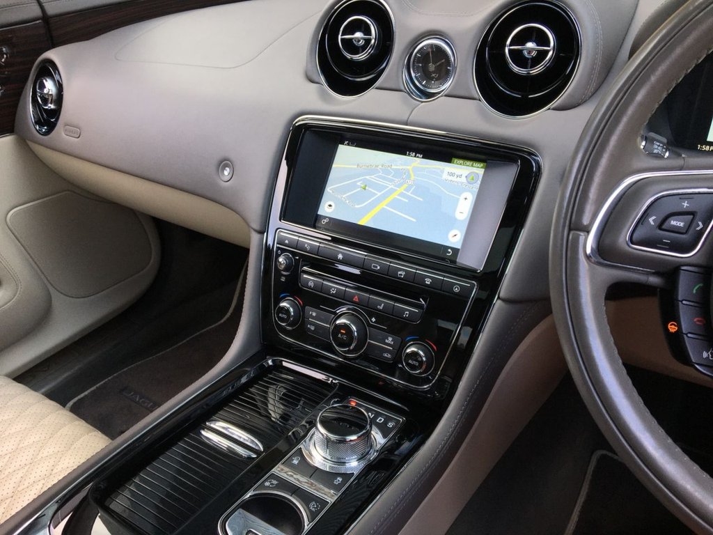 USED 2016 16 JAGUAR XJ 3.0 D V6 PORTFOLIO 4d 296 BHP 