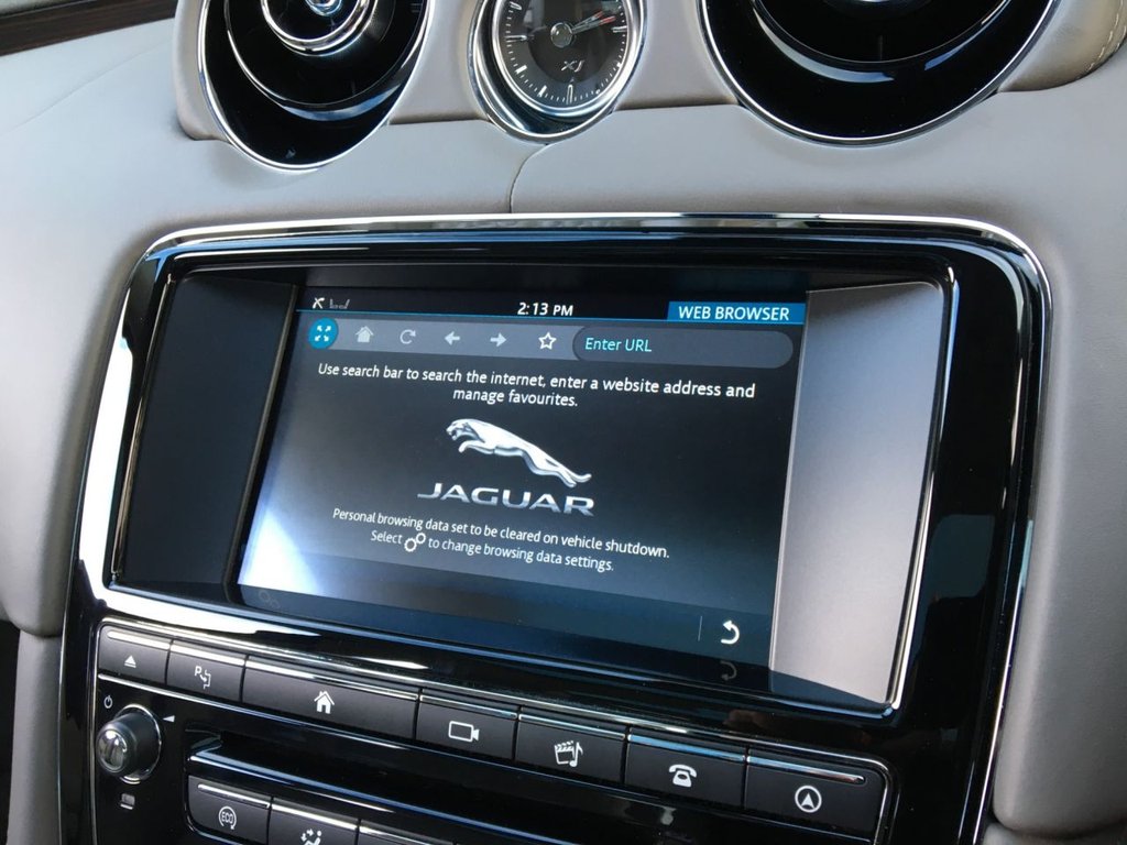 USED 2016 16 JAGUAR XJ 3.0 D V6 PORTFOLIO 4d 296 BHP 