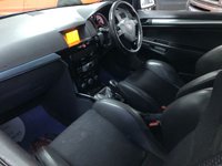USED 2010 10 VAUXHALL ASTRA 2.0 VXR 3d 240 BHP * ADAPTIVE HEADLIGHTS * RECARO SEATS *