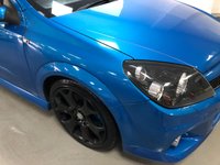 USED 2010 10 VAUXHALL ASTRA 2.0 VXR 3d 240 BHP * ADAPTIVE HEADLIGHTS * RECARO SEATS *