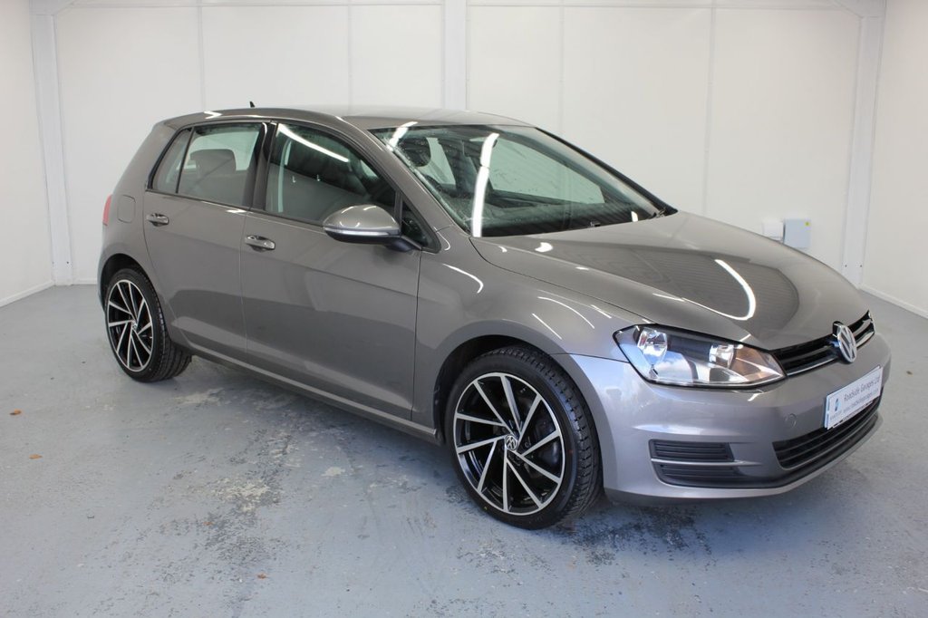 View our VOLKSWAGEN GOLF