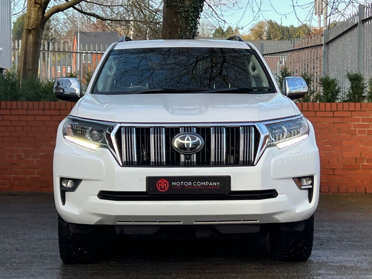 2020 69 TOYOTA LAND CRUISER 2.8D Invincible Auto 4WD 5dr (7 Seat)
