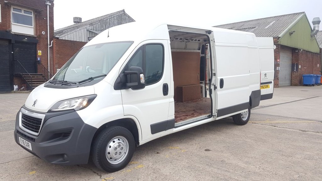 View our PEUGEOT BOXER