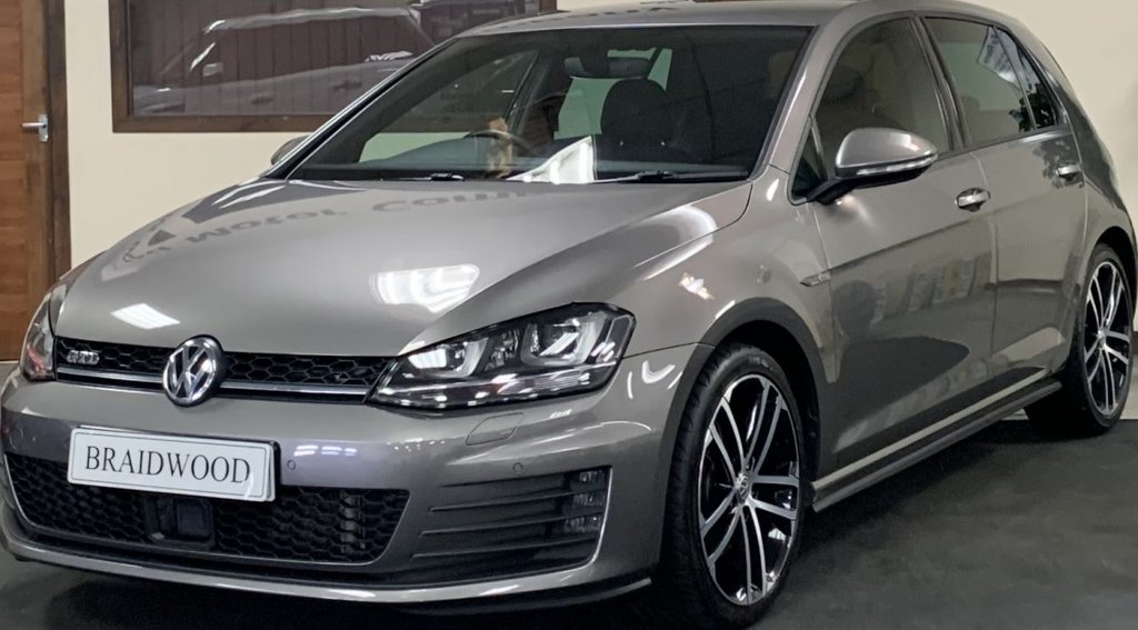 View our VOLKSWAGEN GOLF