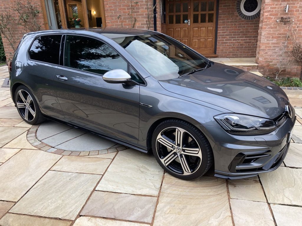 View our VOLKSWAGEN GOLF