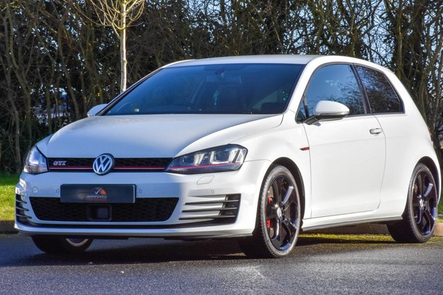2014 14 Volkswagen Golf 2.0 GTI PERFORMANCE 3d 227 BHP