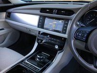 USED 2017 17 JAGUAR XF 2.0 PRESTIGE 4d 177 BHP 