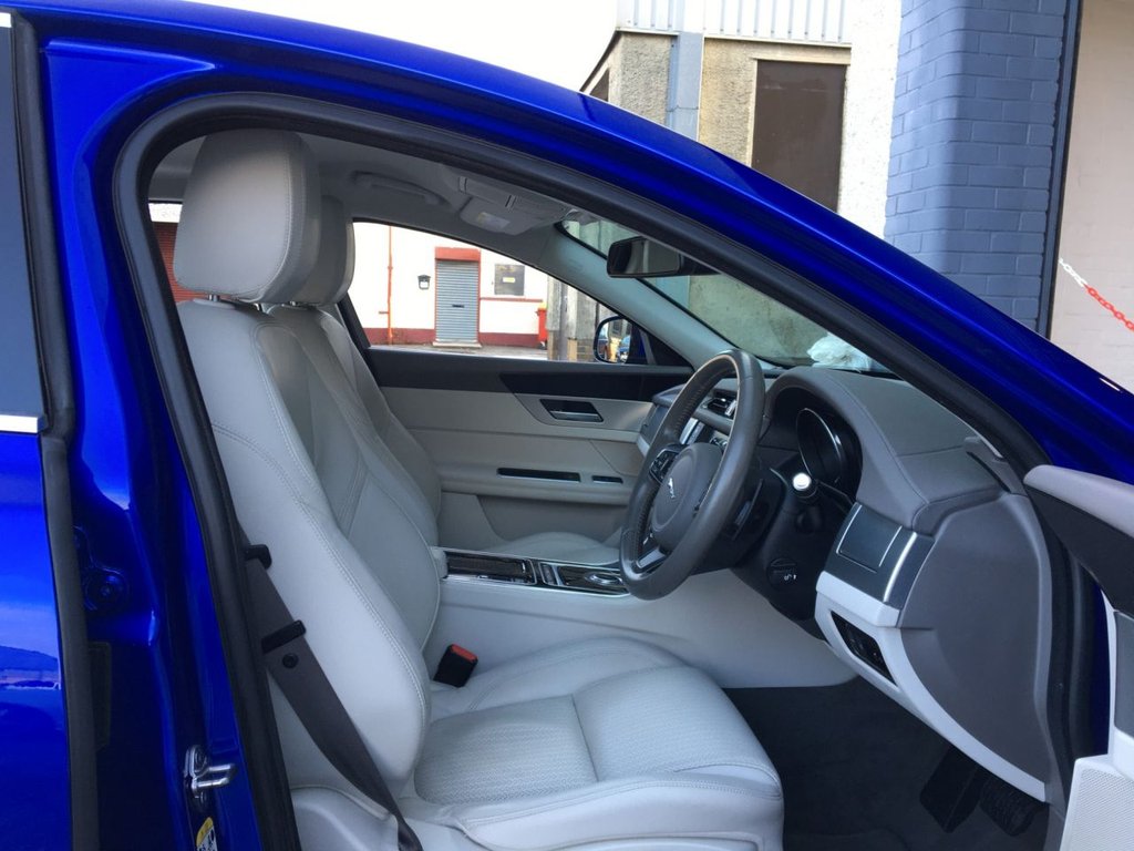 USED 2017 17 JAGUAR XF 2.0 PRESTIGE 4d 177 BHP 