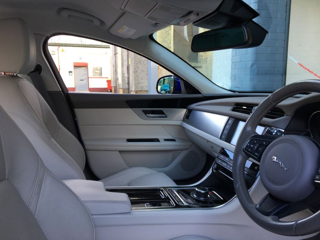 USED 2017 17 JAGUAR XF 2.0 PRESTIGE 4d 177 BHP 
