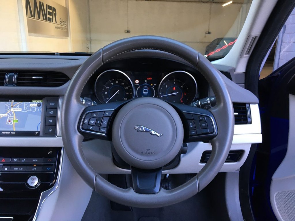 USED 2017 17 JAGUAR XF 2.0 PRESTIGE 4d 177 BHP 