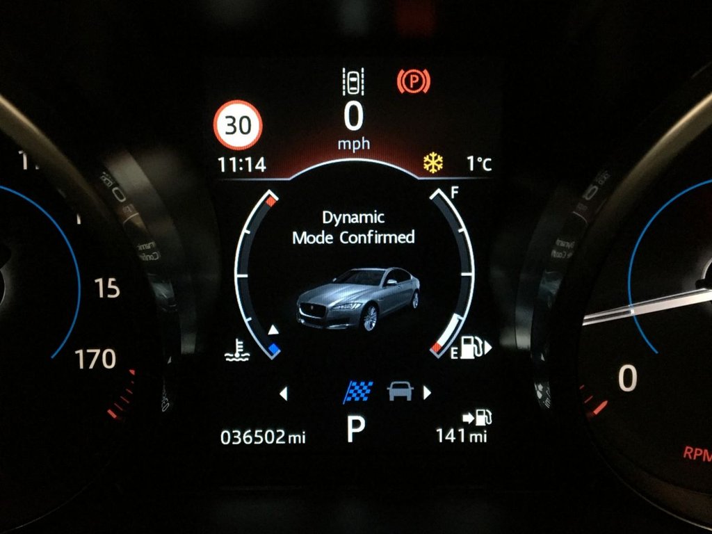 USED 2017 17 JAGUAR XF 2.0 PRESTIGE 4d 177 BHP 