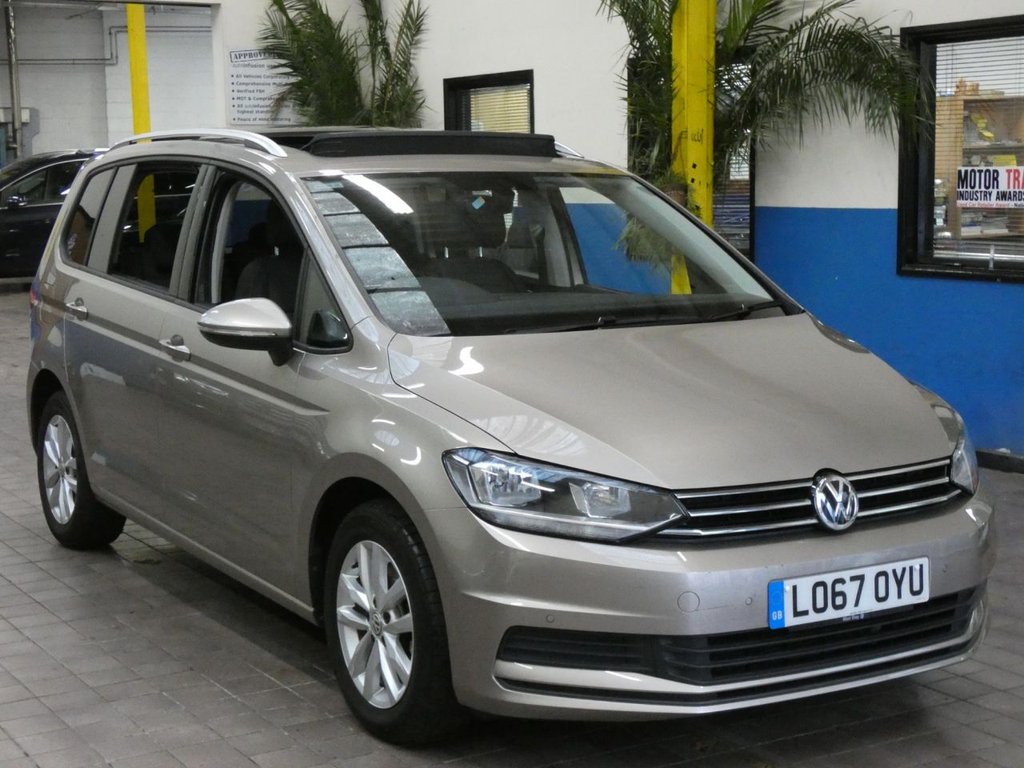 View our VOLKSWAGEN TOURAN
