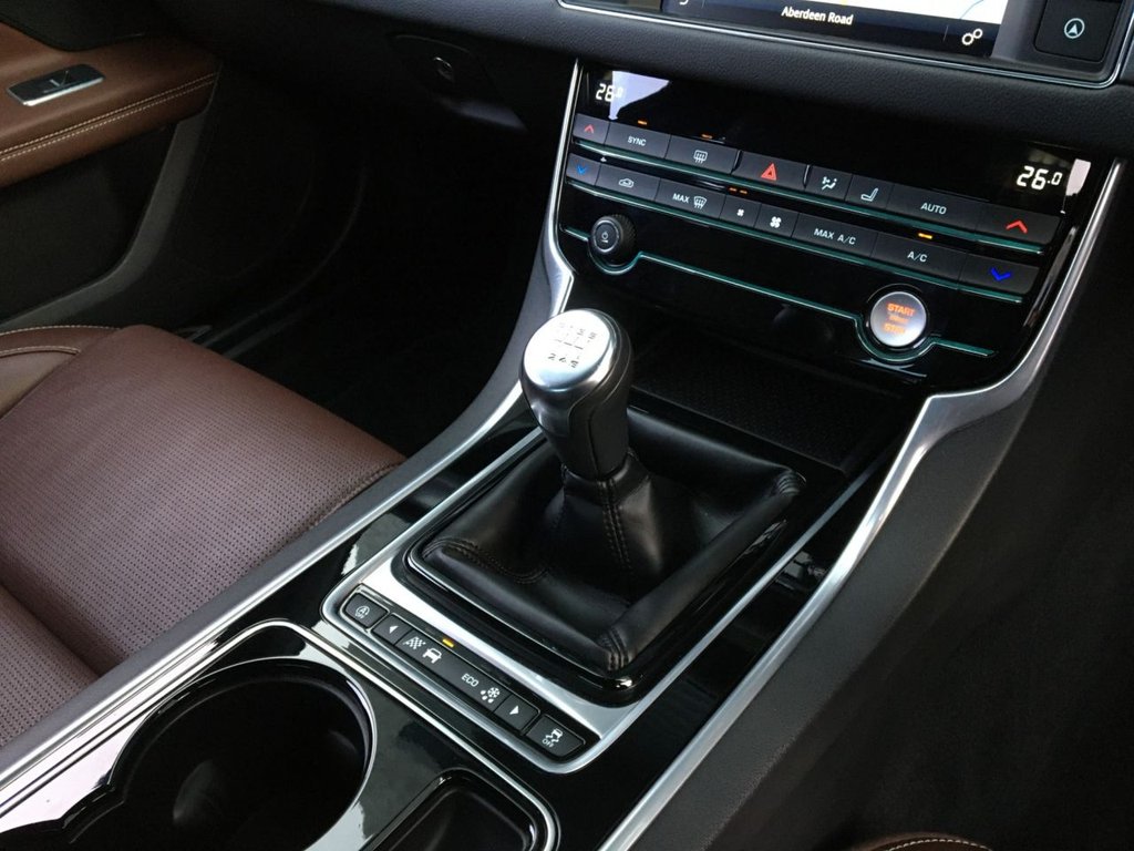 USED 2019 19 JAGUAR XF 2.0 D R-SPORT 4d 177 BHP 