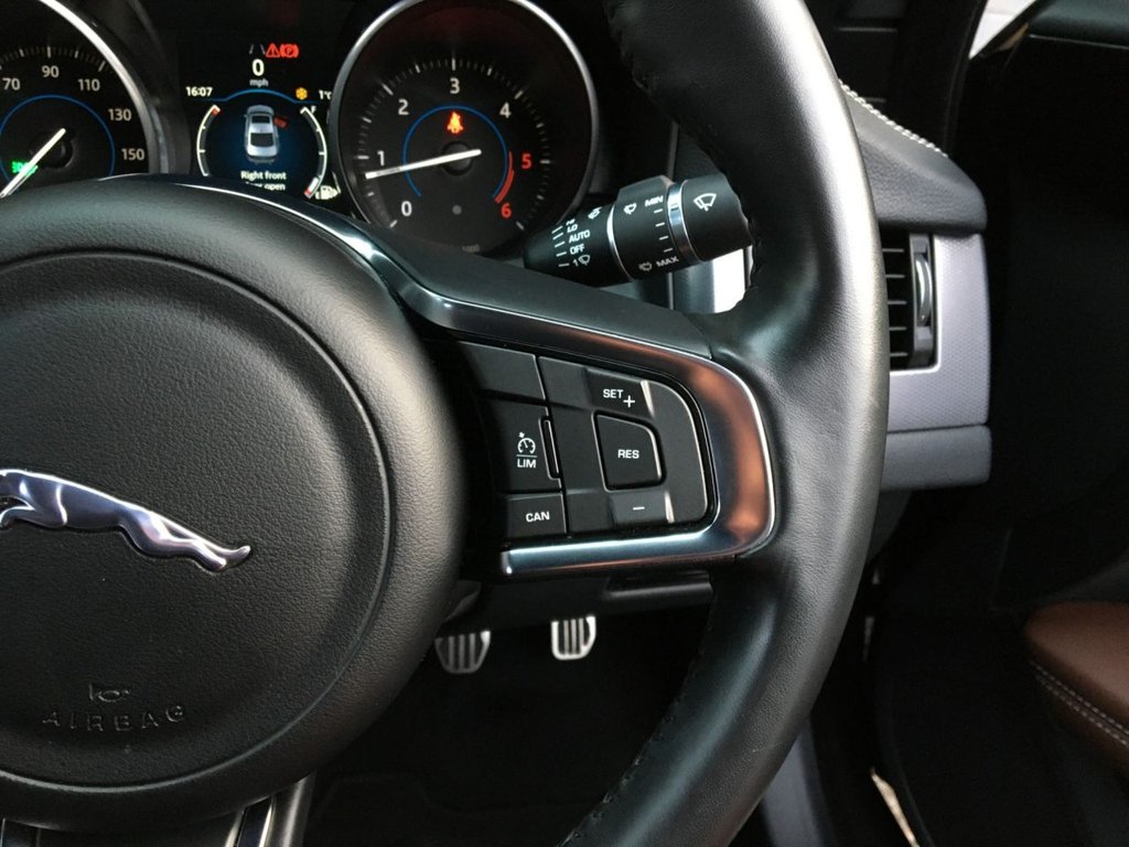 USED 2019 19 JAGUAR XF 2.0 D R-SPORT 4d 177 BHP 