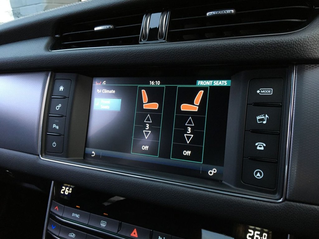USED 2019 19 JAGUAR XF 2.0 D R-SPORT 4d 177 BHP 