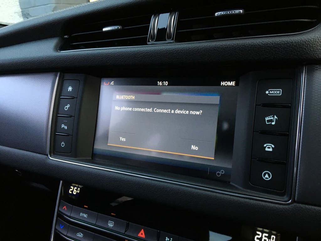 USED 2019 19 JAGUAR XF 2.0 D R-SPORT 4d 177 BHP 
