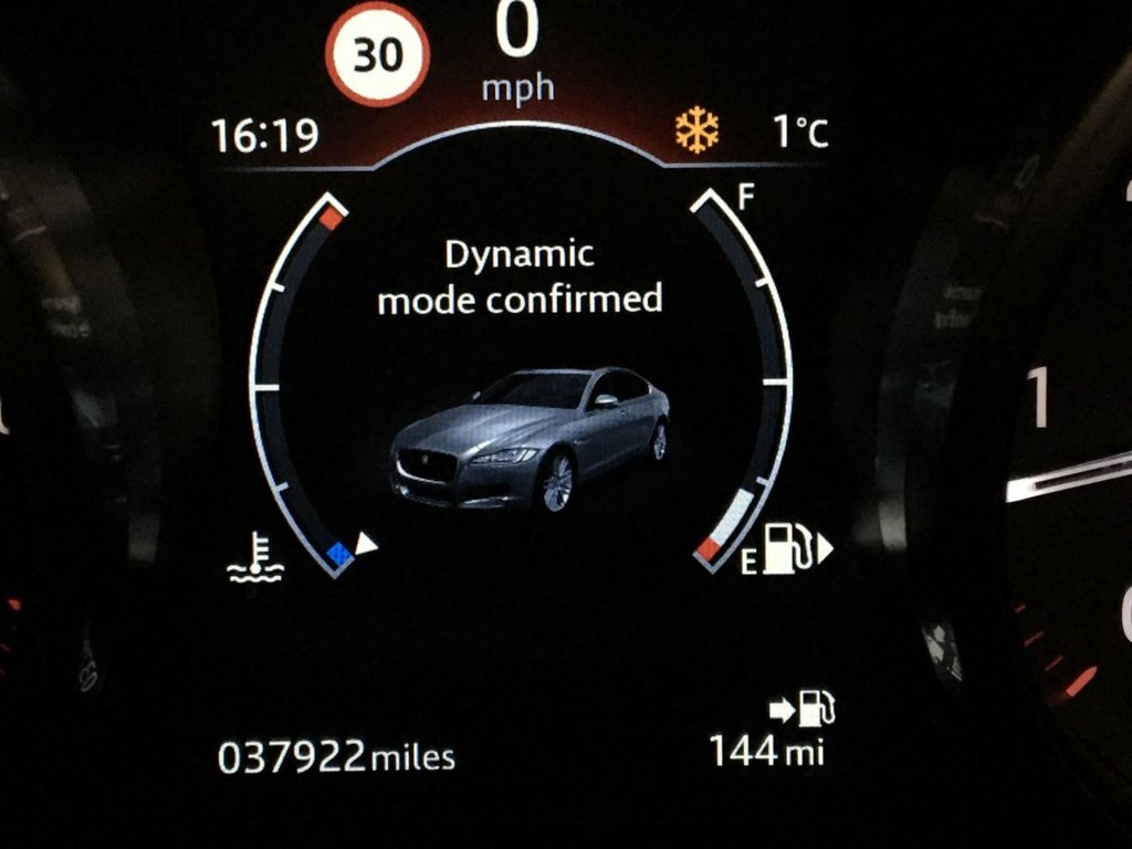 USED 2019 19 JAGUAR XF 2.0 D R-SPORT 4d 177 BHP 