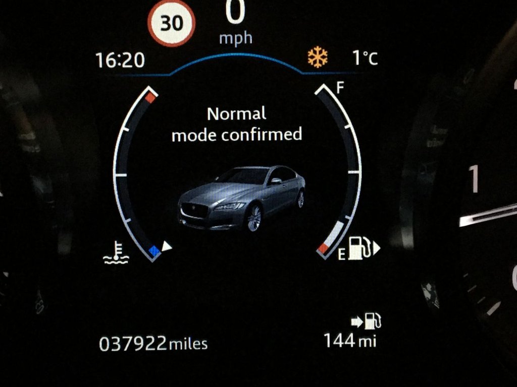 USED 2019 19 JAGUAR XF 2.0 D R-SPORT 4d 177 BHP 