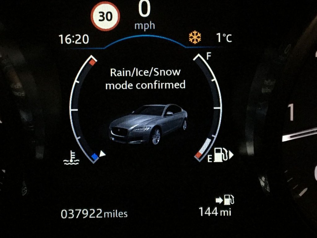 USED 2019 19 JAGUAR XF 2.0 D R-SPORT 4d 177 BHP 
