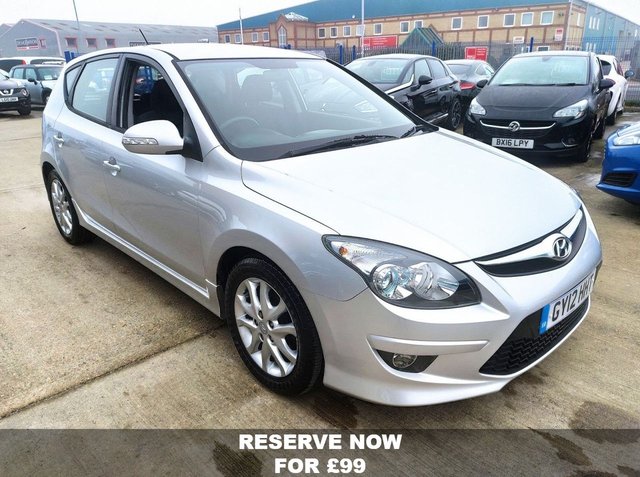 2012 12 HYUNDAI I30 1.6 COMFORT CRDI 5d 12 MONTHS MOT 10 STAMPS OF SERVICE