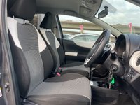 USED 2013 13 TOYOTA YARIS 1.3 VVT-I TREND 5d 98 BHP REVERSING CAMERA + SAT NAV + BLUETOOTH CONNECTIVITY + FEB '22 MOT