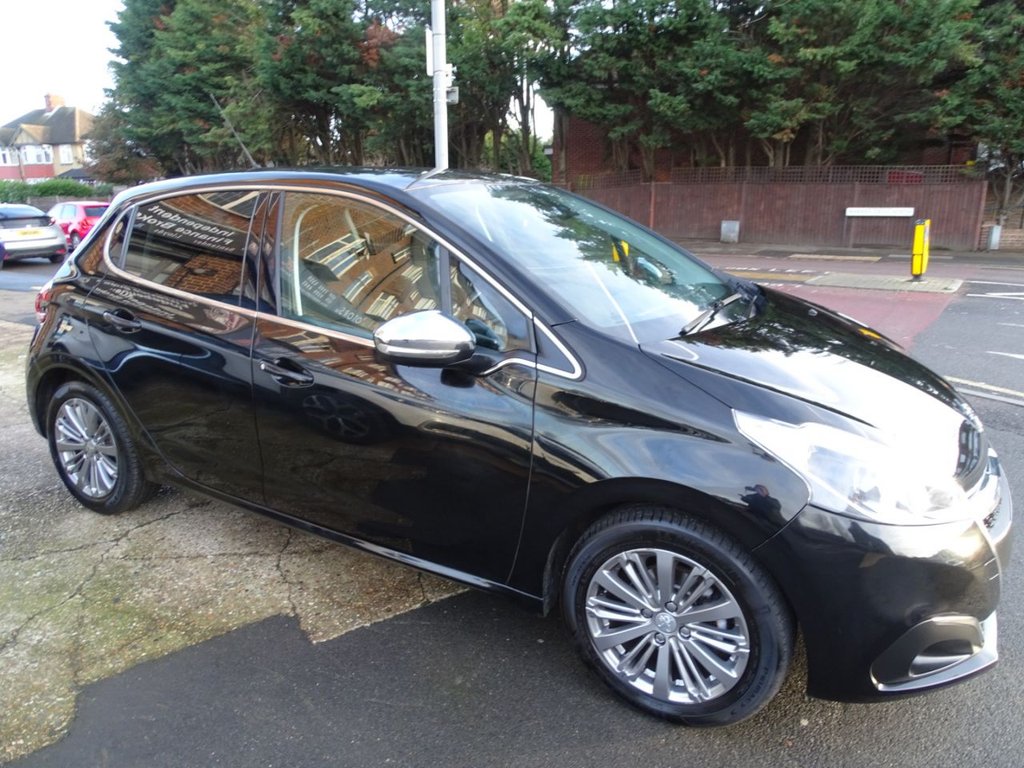 View our PEUGEOT 208