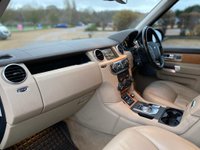 USED 2015 64 LAND ROVER DISCOVERY 3.0 SDV6 HSE 5d 255 BHP Service history