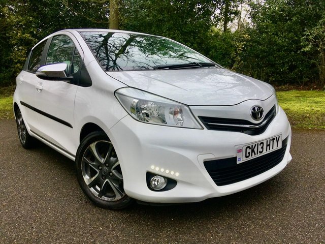 2013 13 Toyota Yaris 1.3 VVT-I TREND 5d AUTO 98 BHP SATNAV//PARK CAMERA//BLUETOOTH//ALLOYS //FULL SERVICE HISTORY X7 STAMPS