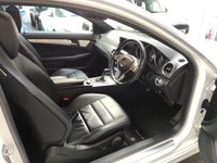 USED 2014 14 MERCEDES-BENZ C CLASS 2.1 C250 CDI BLUEEFFICIENCY AMG SPORT 2d 204 BHP Pan Roof, COMMAND Diamond White Met