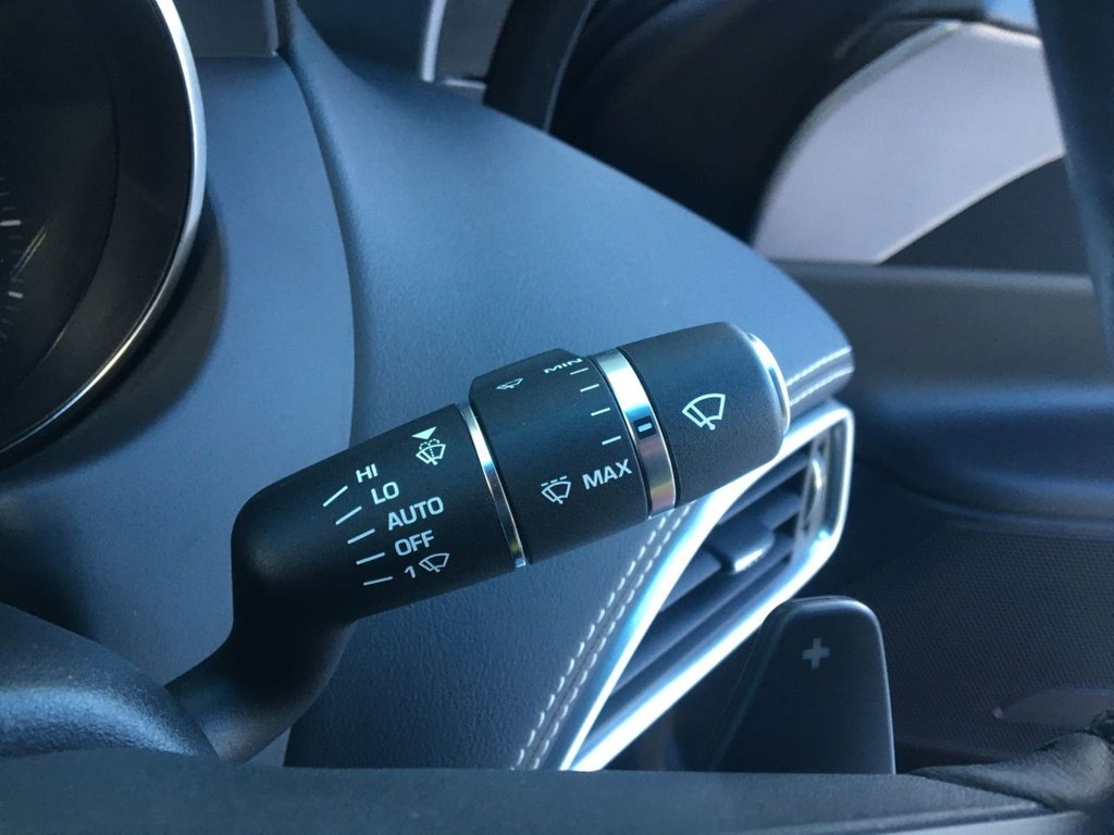 USED 2017 17 JAGUAR XE 2.0 R-SPORT 4d 178 BHP 