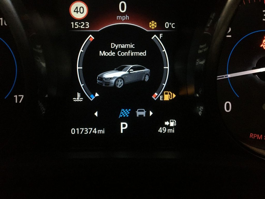 USED 2017 17 JAGUAR XE 2.0 R-SPORT 4d 178 BHP 