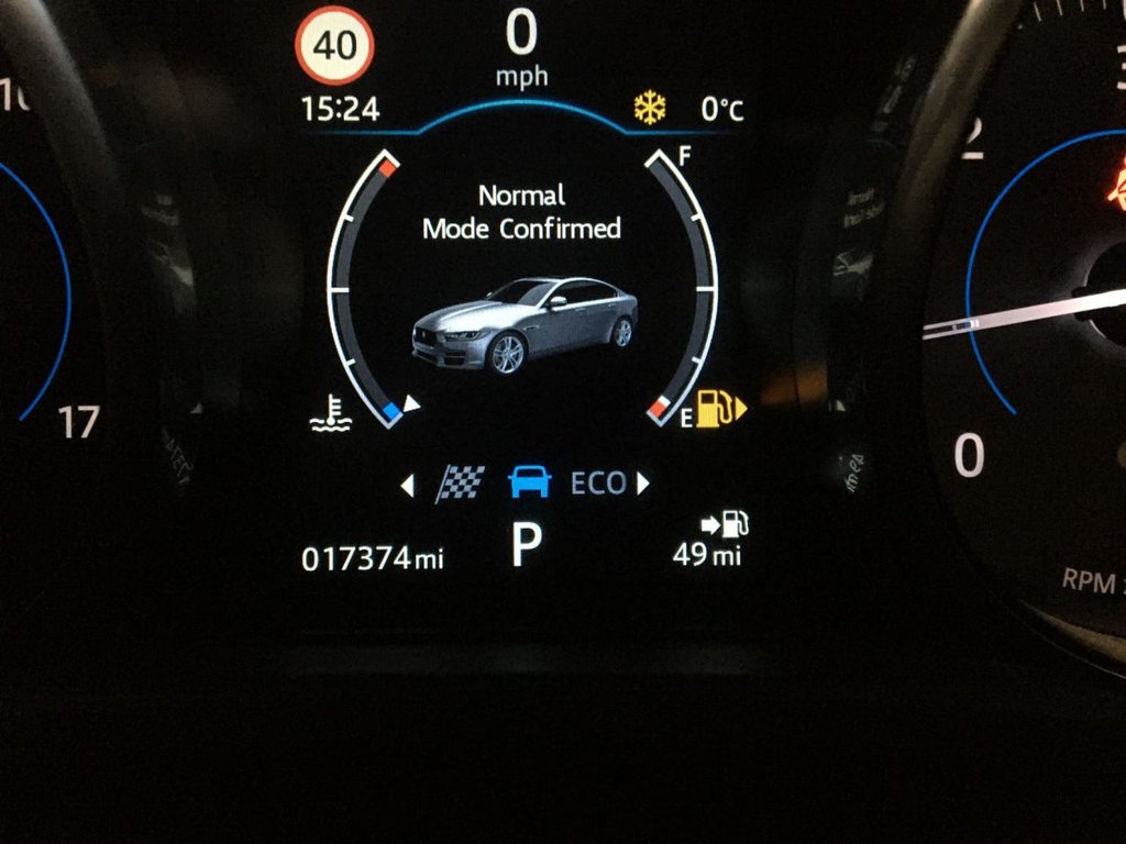 USED 2017 17 JAGUAR XE 2.0 R-SPORT 4d 178 BHP 
