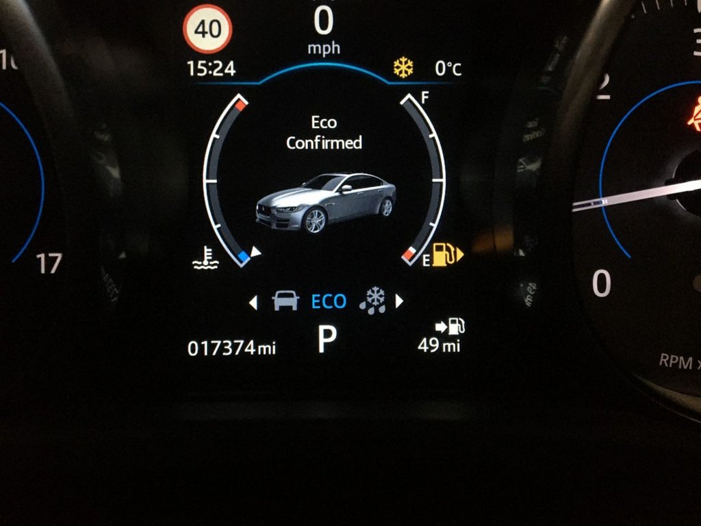 USED 2017 17 JAGUAR XE 2.0 R-SPORT 4d 178 BHP 