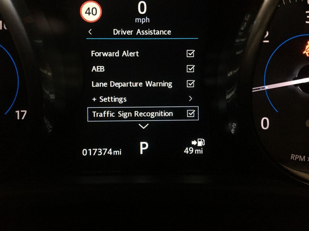 USED 2017 17 JAGUAR XE 2.0 R-SPORT 4d 178 BHP 