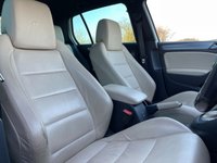 USED 2011 11 VOLKSWAGEN GOLF 2.0 R DSG 5d AUTO 270 BHP SAT NAV+HEATED SEATS+CREAM LTHR