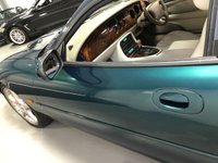 USED 2002 51 JAGUAR XK8 COUPE 4.0 V8 COUPE 2d 290 BHP * COLLECTORS CAR * MOT AUG 21 * 6 SERVICES * HEATED LEATHER SEATS * SERVICED NOVEMBER 2020 *
