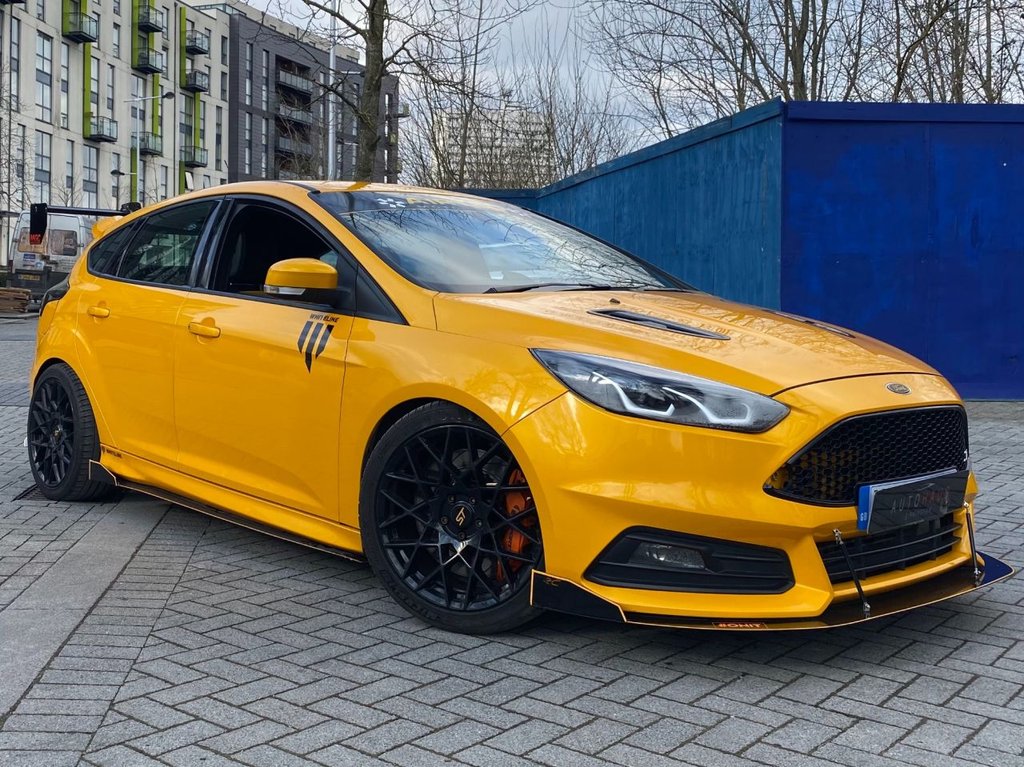 View our FORD FOCUS