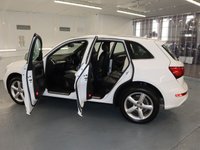 USED 2012 62 AUDI Q5 2.0 TDI QUATTRO S LINE 5d 175 BHP EXCEPTIONALLY FAST AND SMOOTH GEAR CHANGE WITH LUXURIOUS, CLASSY INTERIOR ALL WRAPPED AROUND A 4 WHEEL DRIVE SUV. WITH GREAT SERVICE HISTORY THIS AUDI IS STUNNING IN THE BEST COLOUR OF WHITE.