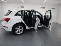 USED 2012 62 AUDI Q5 2.0 TDI QUATTRO S LINE 5d 175 BHP EXCEPTIONALLY FAST AND SMOOTH GEAR CHANGE WITH LUXURIOUS, CLASSY INTERIOR ALL WRAPPED AROUND A 4 WHEEL DRIVE SUV. WITH GREAT SERVICE HISTORY THIS AUDI IS STUNNING IN THE BEST COLOUR OF WHITE.