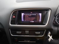 USED 2012 62 AUDI Q5 2.0 TDI QUATTRO S LINE 5d 175 BHP EXCEPTIONALLY FAST AND SMOOTH GEAR CHANGE WITH LUXURIOUS, CLASSY INTERIOR ALL WRAPPED AROUND A 4 WHEEL DRIVE SUV. WITH GREAT SERVICE HISTORY THIS AUDI IS STUNNING IN THE BEST COLOUR OF WHITE.