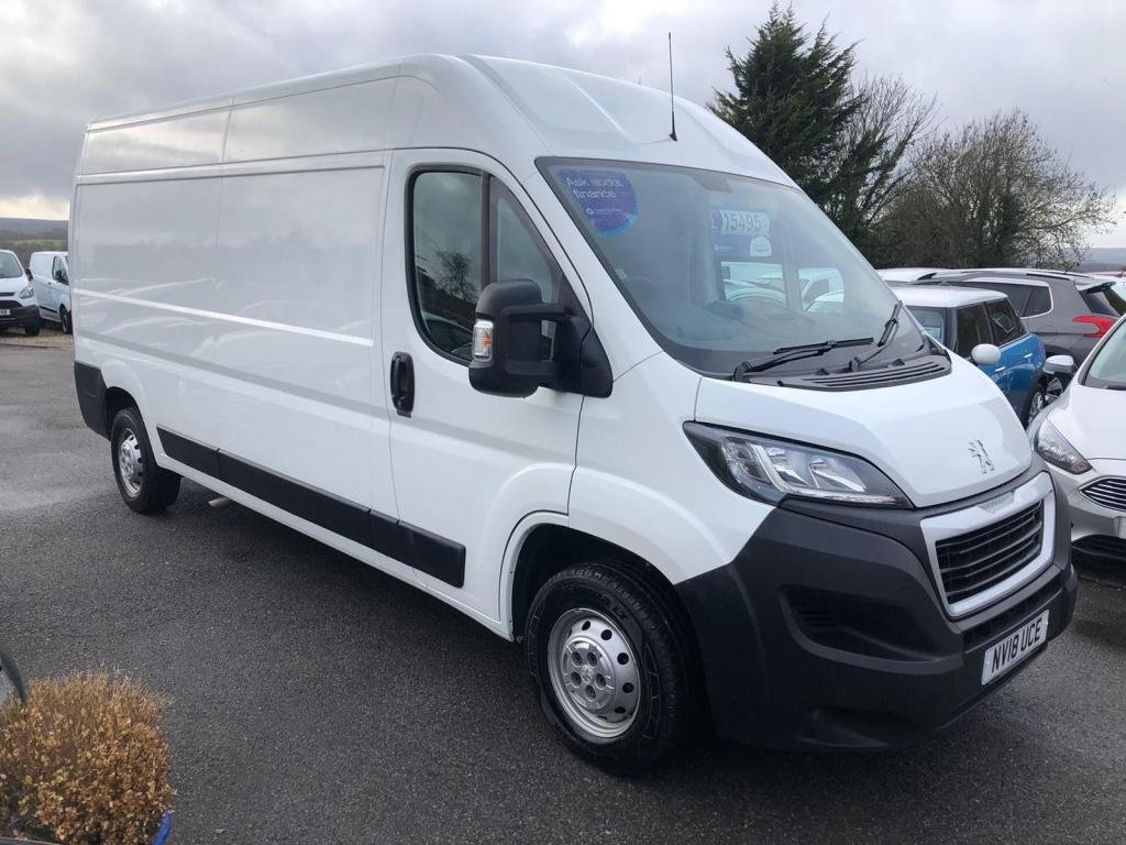 View our PEUGEOT BOXER