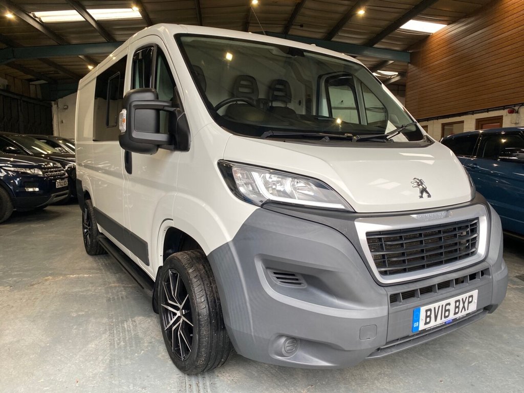 View our PEUGEOT BOXER
