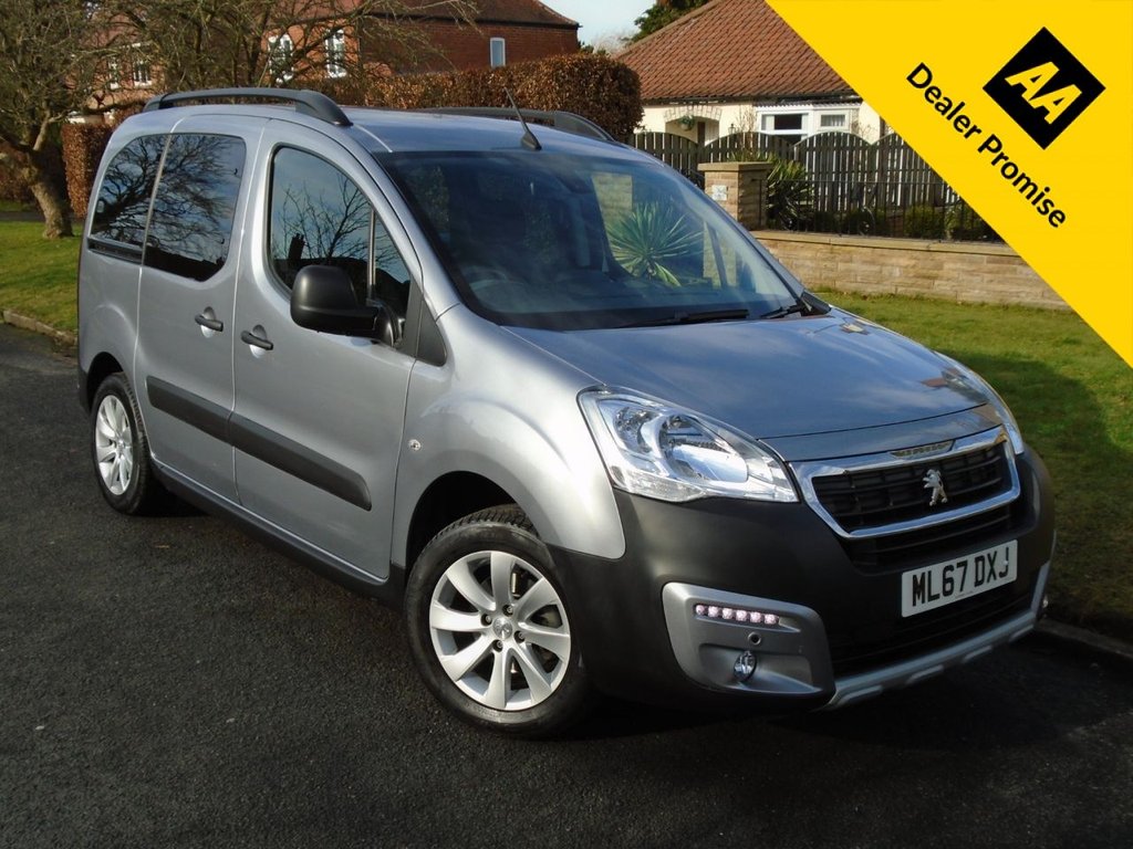 View our PEUGEOT PARTNER