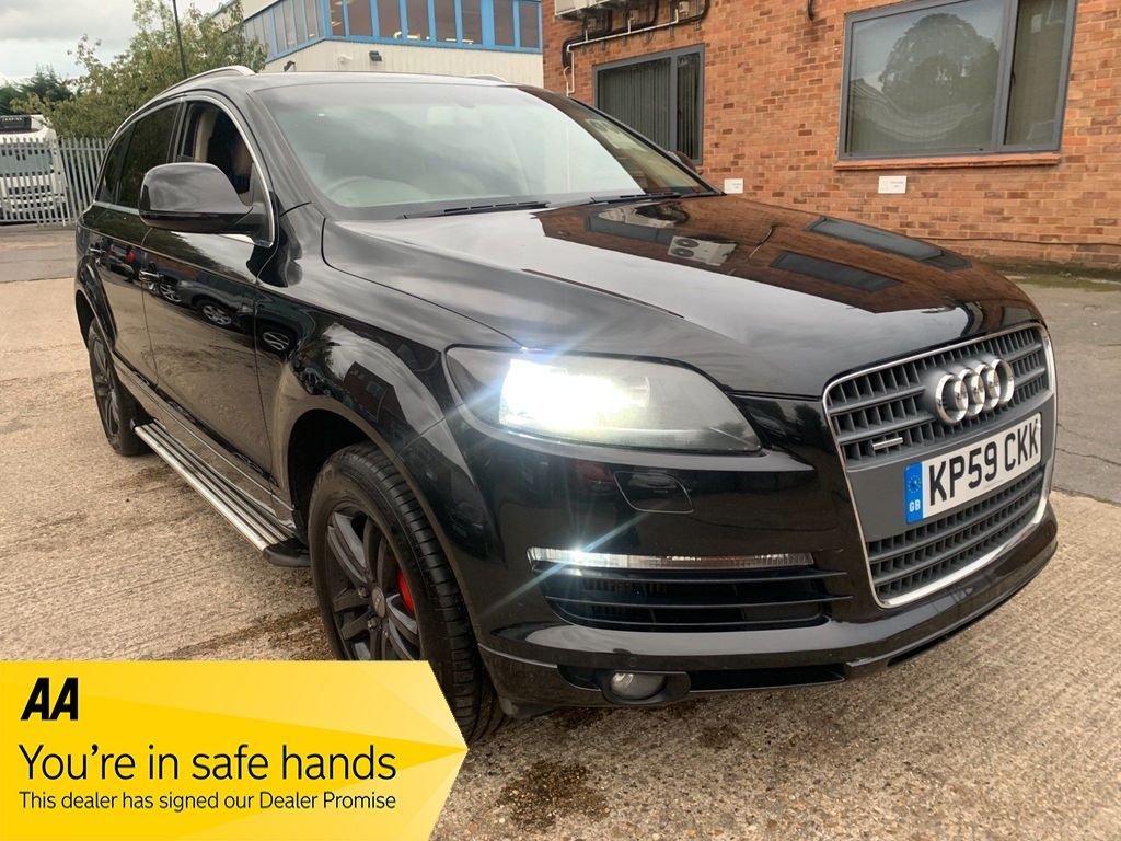 View our AUDI Q7