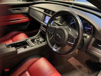 USED 2016 16 JAGUAR XF 2.0 R-SPORT AUTOMATIC TWO TONE RED / BLACK LEATHER